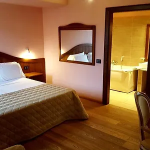 4* Hotel Cascina Canova